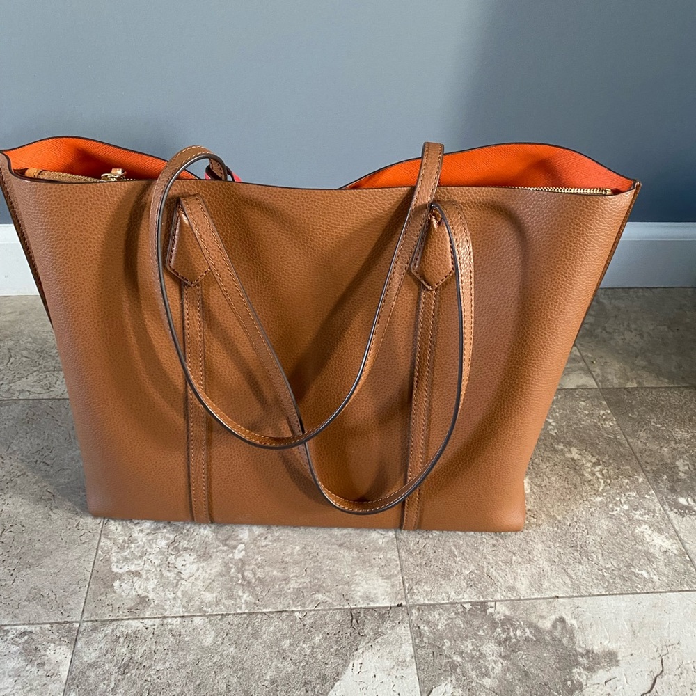 Tory Burch Small Perry Triple-Compartment Tote Bag - Picture 2 of 7